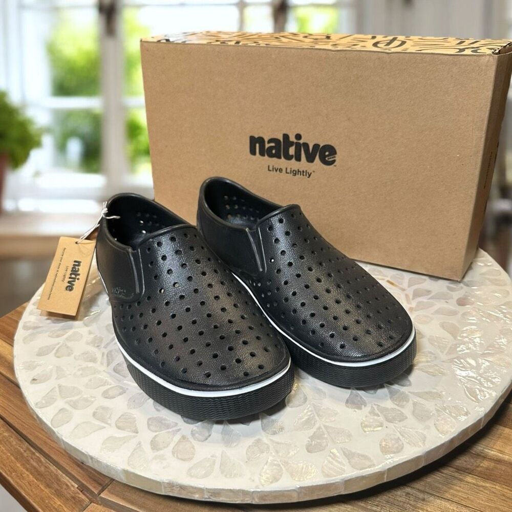 Native Shoes Miles Slip On Water Shoes Sneakers Black Comfort Unisex Mens 5 Wome